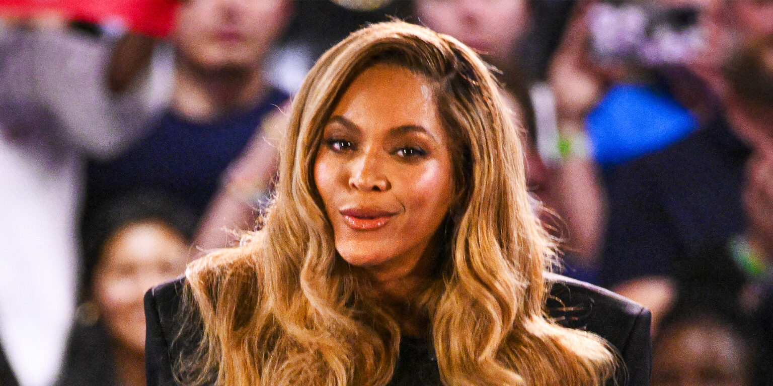 Beyoncé Unveils Bold New Haircut Ahead of Super Bowl Weekend ...